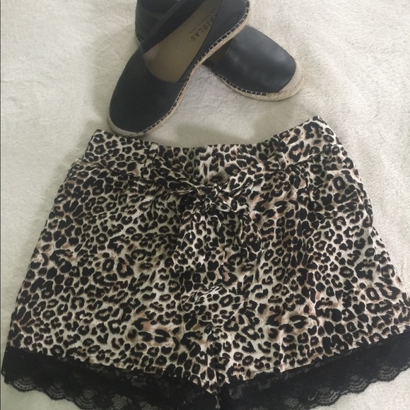 Brand New Animal Print shorts with lace trim - Picture 5 of 6